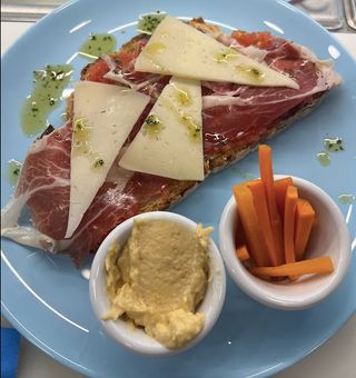 Tostada Salada La Española