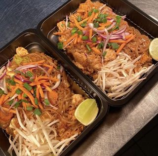 Pad thai z wołowiną