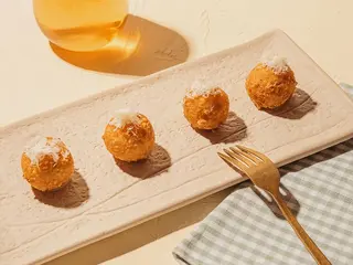 Selección mixta de croquetas de jamón y cuatro quesos (4 uds.)