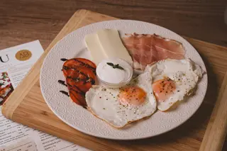 Jaja sa pršutom