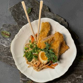 Локшина Удон зі свининою Тонкацу (480г)