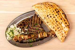 1/2 teleća jetra i 1/2 teleći ražnjići