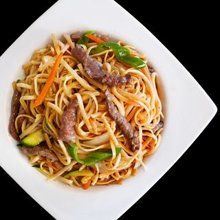 tallarines fritos con ternera