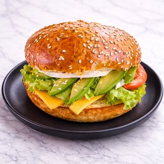 Burger jaje, avokado