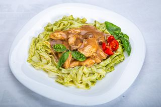 Пилешко филе с манатарки и г-ра талиатели с песто (400 гр.)