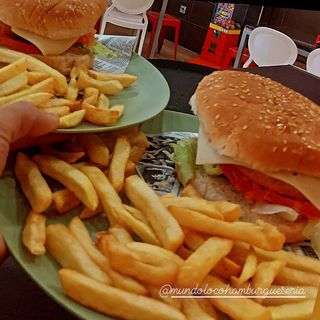 Menú Hamburguesa + Patatas + Refresco
