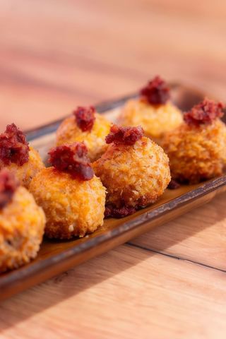 Croquetas de cecina de León