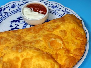 Чебурек з куркою та білими грибами (170g)