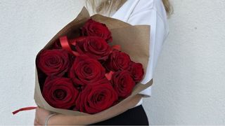 Bukiet Flirt, rozmiar S, 9 czerwonych róż