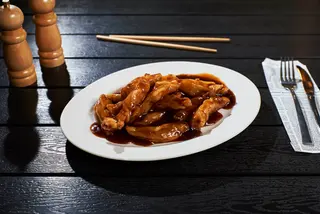  Șalău cu sos chinezesc
