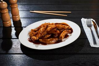  Șalău cu sos chinezesc