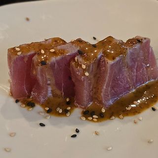 041 Tuna tataki 5 pezzi