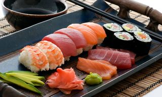 162 Sushi e sashimi mix - 18 pezzi