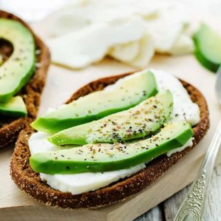 Torrade Alvocat Amb Formatge Fresc