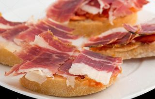 Pan Con Tomate Y Jamón Serrano (Tapa)