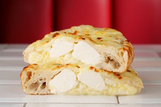 Calzone sa sirom 300gr