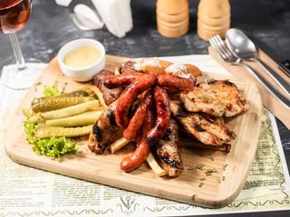 Platou "La Nenea Iancu"