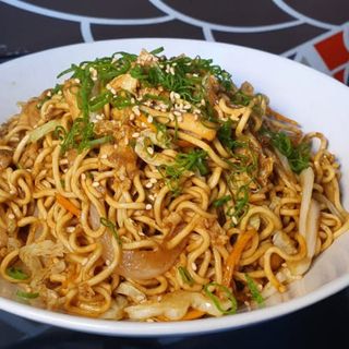 15. Yakisoba