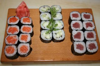 Plato Combinado 12 (Maki de Salmón, de Atún y de Pepino)