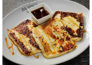 Queso Asado con salsa de guayaba