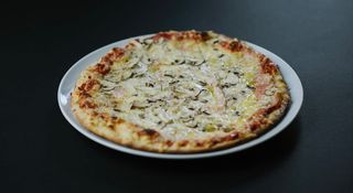 Capricosa pizza