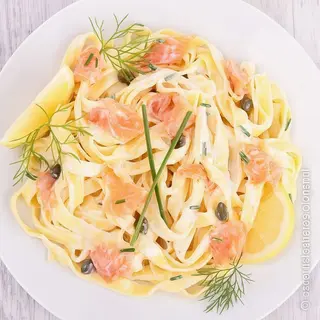 Tallarines Con Salmón y Puerros