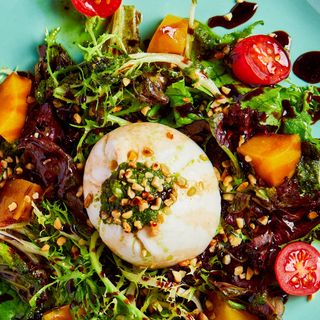 Салат "Жайлау" с сыром Буррата