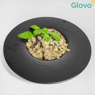 Tagliatelle z portobello i sosem truflowym