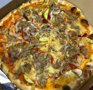 Pizza tuna 600 g