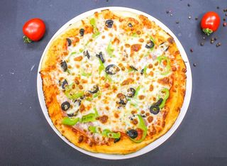 Пица Шунка 30см + Coca-Cola (330мл)