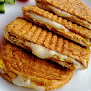 Veliki tost sa sirom