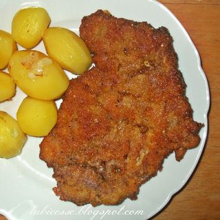 Kotlet z karczku  w sosie pieczeniowym, ziemniaki, surówka, zupa