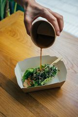 Satay de atún (2 uds.)