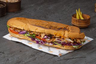 Донер в багете куриный