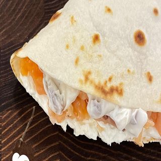 P3 - Salmone, philadelphia, misticanza e  salsa guacamole