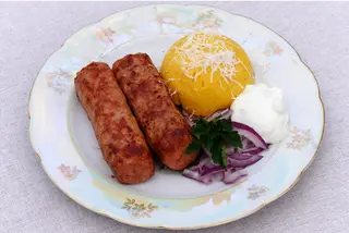 Mici cu mămăligă