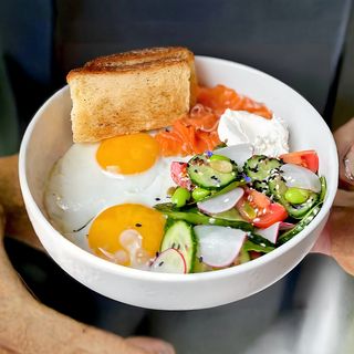 Сніданок з лососем