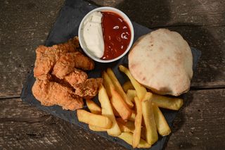 Meniu strips picante + cartofi prajiti