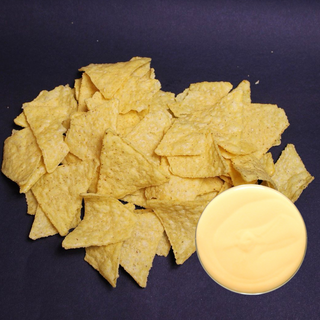 Nachos cu sos de brânză Cheddar 