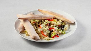 Sałatka 2  + pieczywo GRATIS