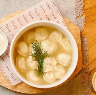 Пельмени с бульоном