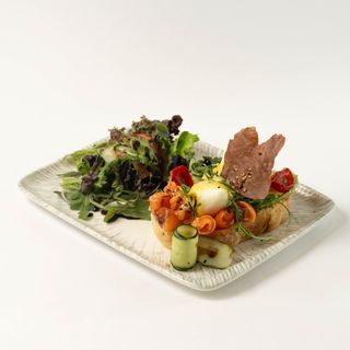 Бенедикт на деревенском хлебе