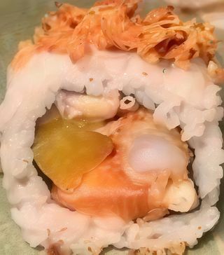 116. Salmón Gamba roll (8 piezas)