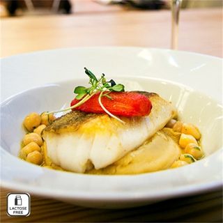 Bacalhau com Puré de Grão e Tomate Seco