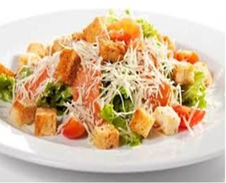 Салат: цезарь с сёмгой 