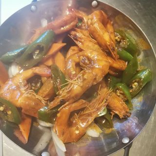 92. Scodella su fuoco con gamberi干锅虾