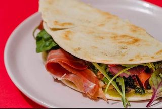 Crudo Nazionale 16 mesi, squacquerone di Romagna e rucola