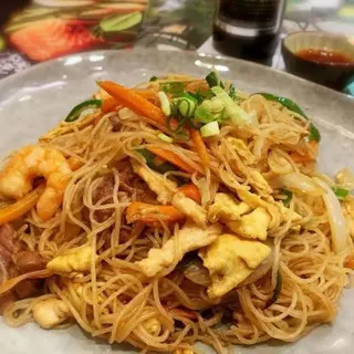 Tallarines Fritos con Delicias