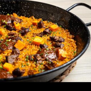 Paella de rabo de toro