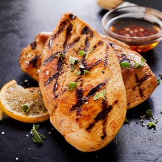 Plat Escalope Grillée + Frite +Salade 